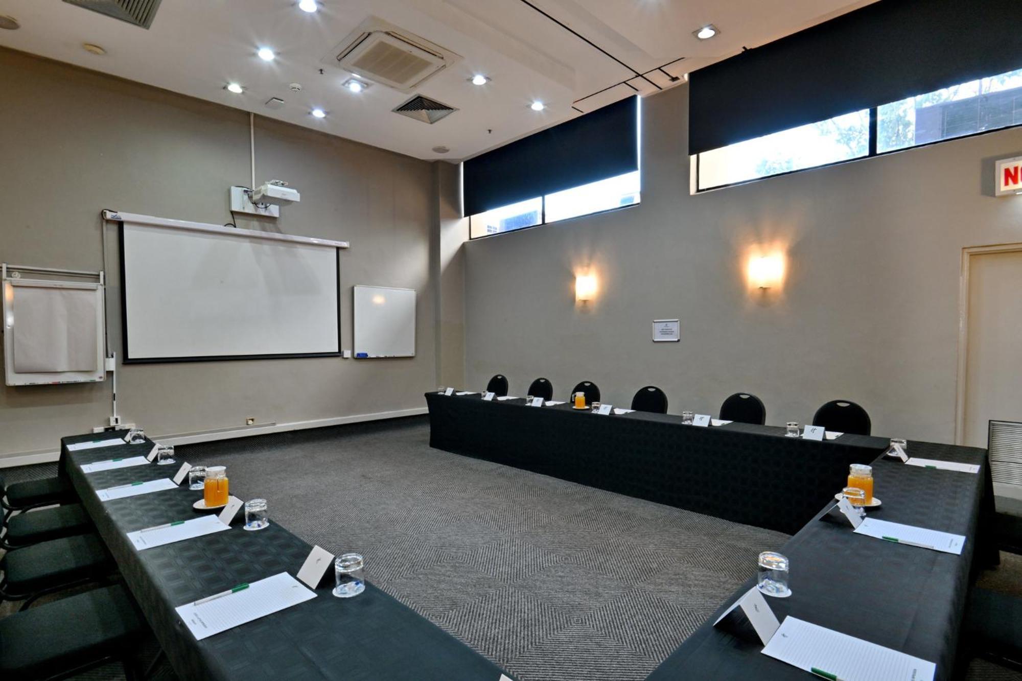 Holiday Inn - Harare By Ihg Exterior foto