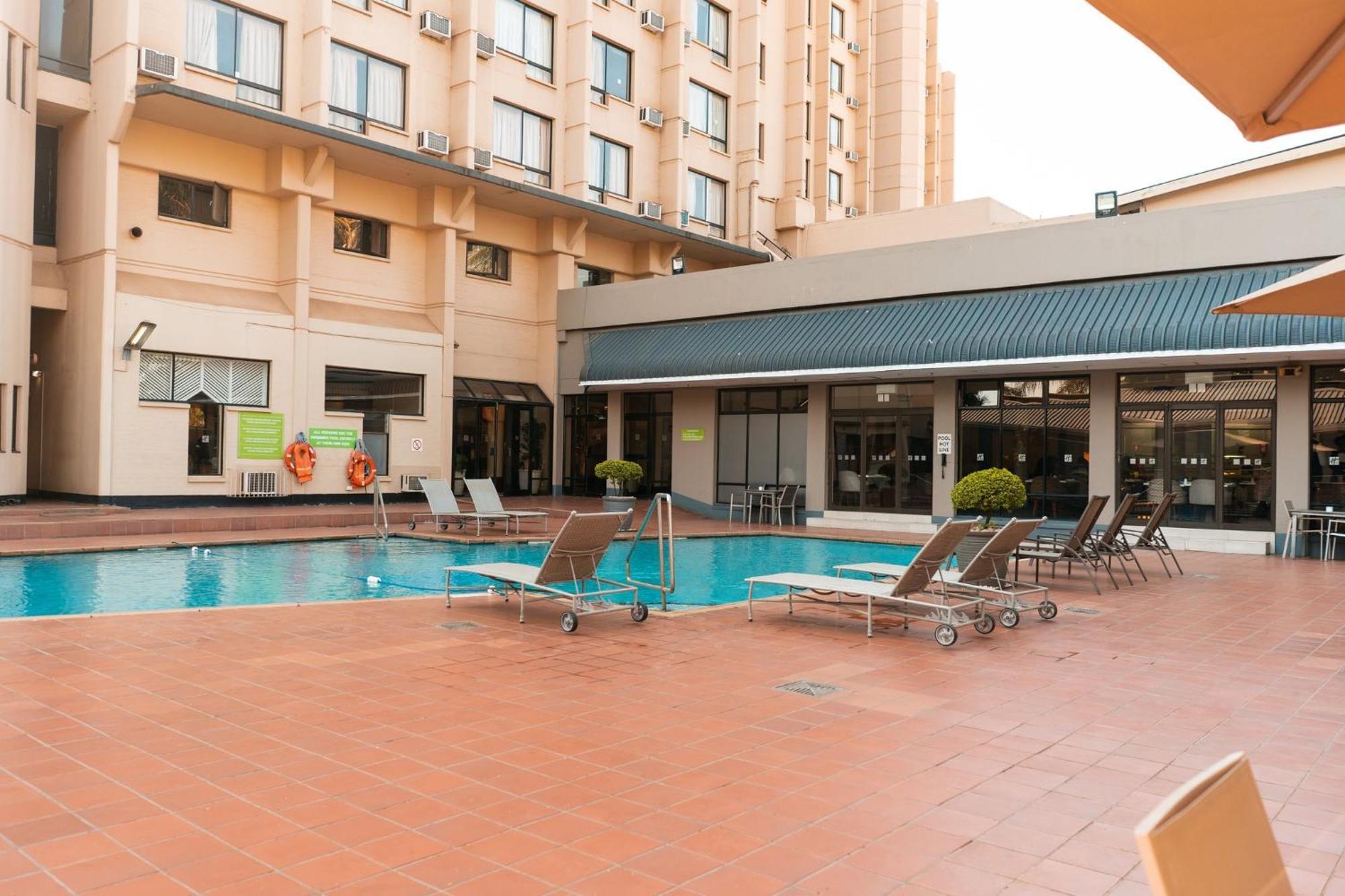 Holiday Inn - Harare By Ihg Exterior foto